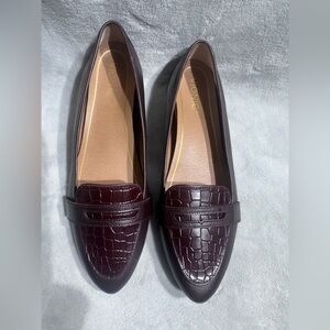 Vionic Women's Deep Burgundy Croc-Embossed Loafers